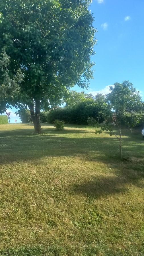 Le Calme A La Campagne Apartment Besson Exterior photo